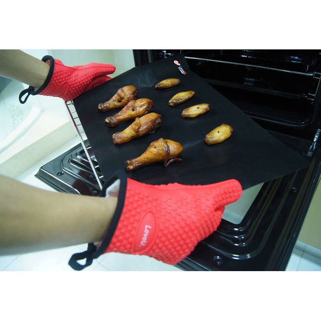 Loveuing Kitchen Oven Gloves - Silicone and Cotton Double-Layer Heat  Resistant Oven Mitts/BBQ Gloves/Grill Gloves - Perfect for Baking and  Grilling 