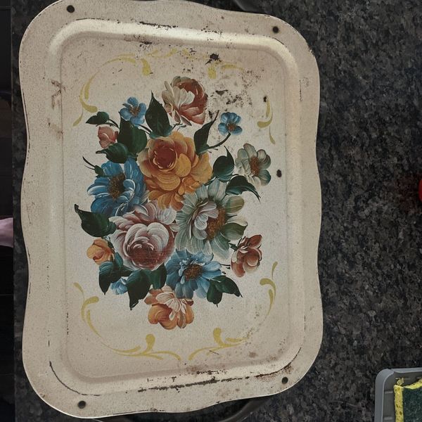 Vintage Metal TV Tray, Table Tray, Lap Tray , Floral