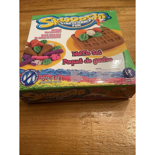 Skwooshi Stretchable Fun Clay Mold Waffle Toy Set. New Sealed!!