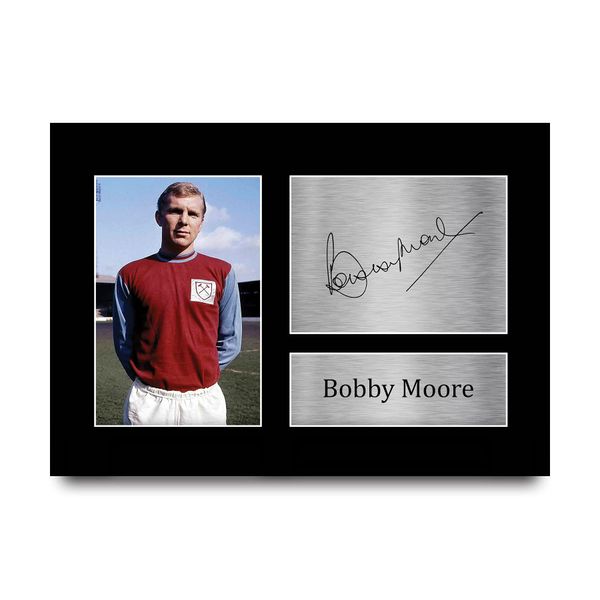 HWC Trading A4 Bobby Moore West Ham United The Hammers Gifts Printed Signed Autograph Picture for Fans and Supporters - A4