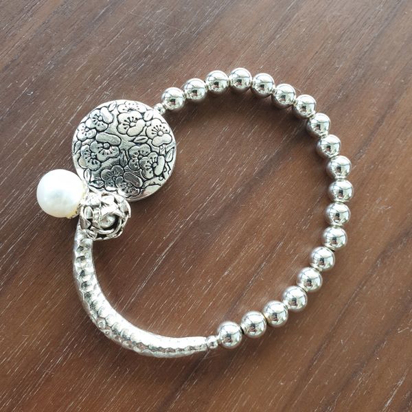 Double-sided sterling silver bracelet with plum blossom silk beetle side-kick freshwater pearl natural material