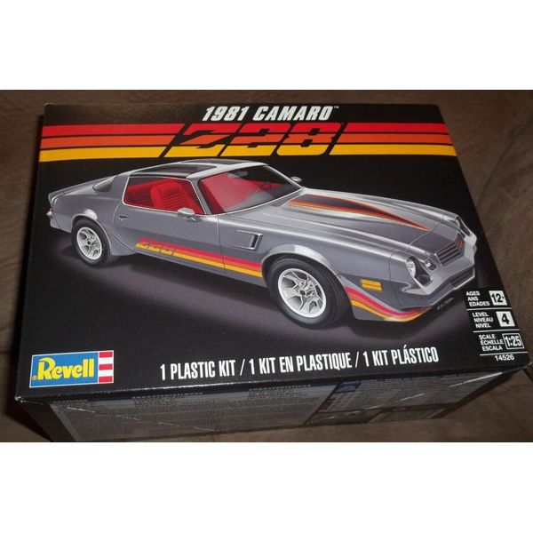 REVELL 1981 CHEVY Z28 CAMARO 1/25 CAR MODEL KIT NEW IN BOX COLLECTIBLE TOY