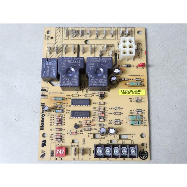 Honeywell ST9120C4040 Furnace Control Circuit Board HQ1011179HW