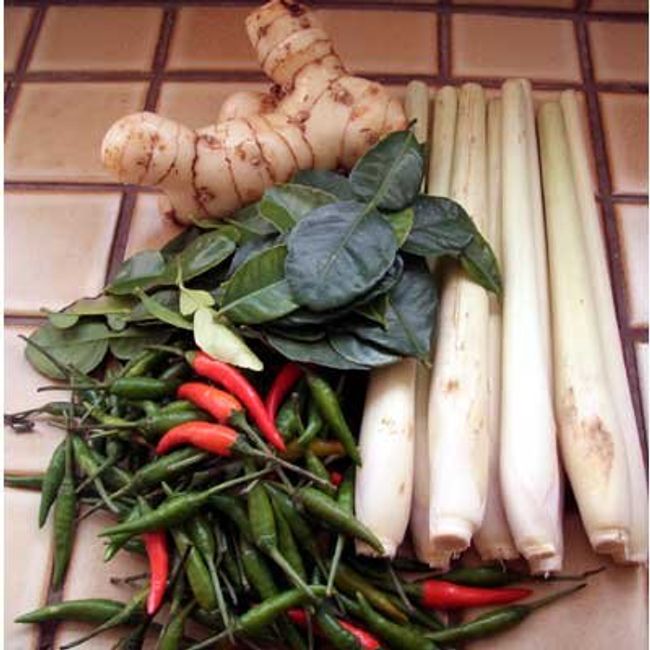 Thai Tom Yum Soup | Tom Kha Fresh Ingredients | Kaffir Lime Leaves, Fresh Galangal and Fresh Lemongrass