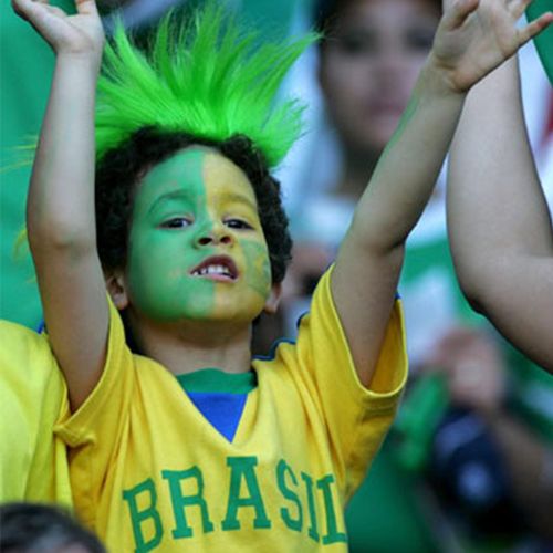 Pemarlis 2 Pack Verde Giallo Verde 3 Colori a Strisce Fan Brush Stick, Bandiera del Brasile, Pittura per Il Viso e Il Corpo per la Festa Nazionale Brasiliana, Calcio Coppa del Mondo Euro Eventi