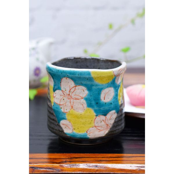 Kutani Ware Tea Cup Flower Pattern, Stylish, Tea Bowl, Ceramic, Brand, Japanese Tableware, Made in Japan