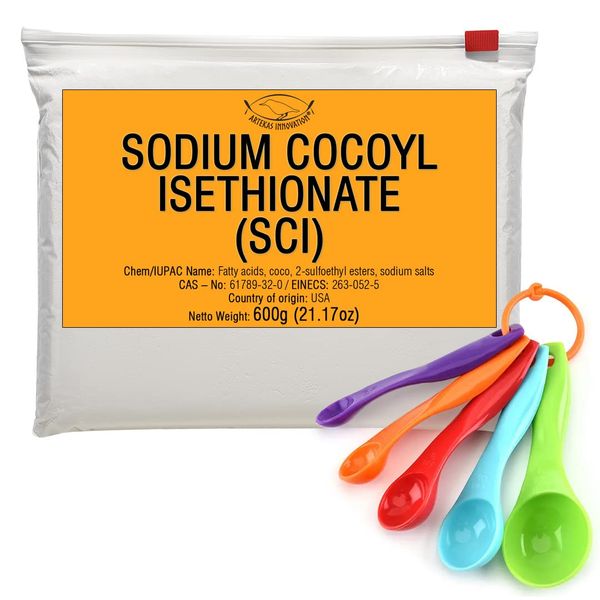 Artekas Innovation - SODIUM COCOYL ISETHIONATE SCI - Powder - for Homemade Cosmetics, Solid Shampoo Bars, Bath Bombs - Including 5-piece Set with Graduated Measuring Spoons - 21.17 oz