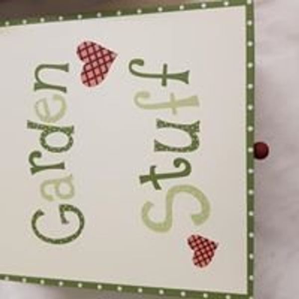 Garden Stuff memory keepsake box approx 8 inches great gift for any occasion.