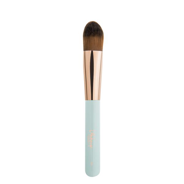 Wakeup Cosmetics Milano Triangular Section Foundation Brush, 122