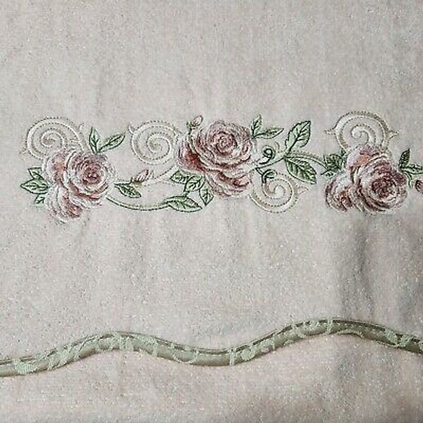 AVANTI Vtg Decorative 1 Bath Towel Pink Embroidered Roses Lace Brocade Trim EUC