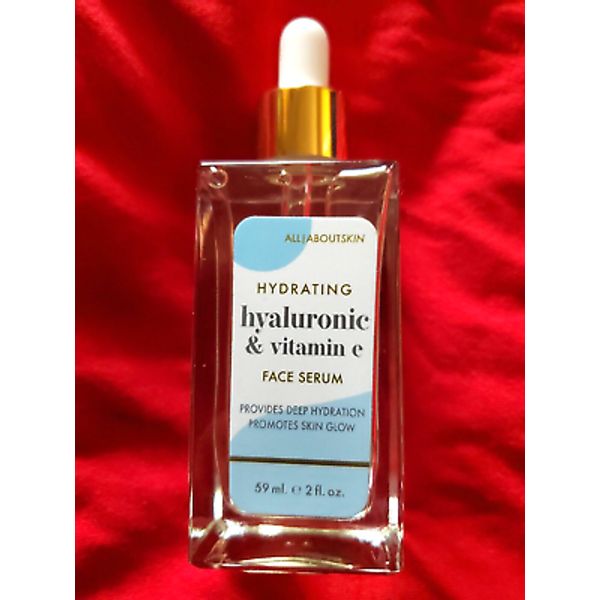 HYDRATING HYALURONIC & VITAMIN E FACE SERUM