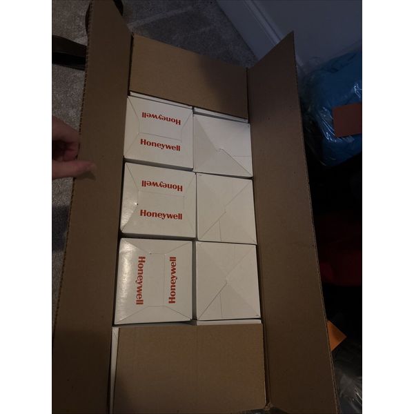 CASE of 200 Honeywell N95 Disposable Mask DC300N95