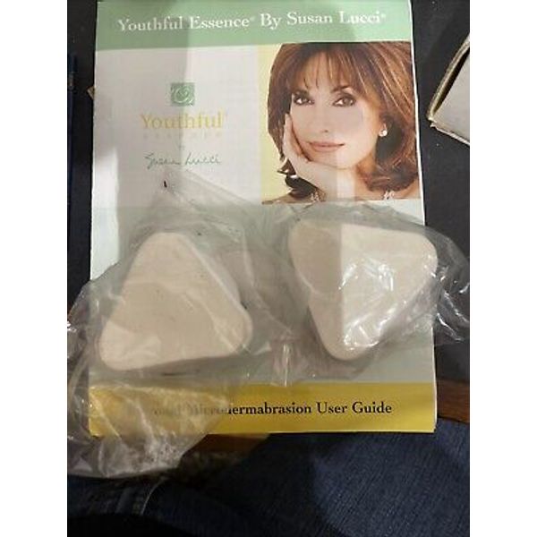 (2) Susan Lucci Youthful Essence New Triangle Sponge Applicator New