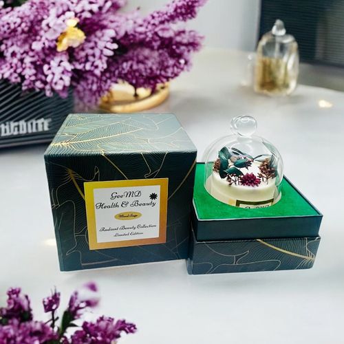 GeeMD Scented Natural Soy Wax Candle Gift Set Wooden Base & Gift Bag Home Decor