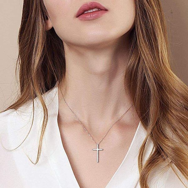 Yrolrorh Boho Cross Necklace Chain Tiny Silver Cross Pendant Necklace Wedding Necklace Charm Fashion Jewelry Gift for Women and Girls