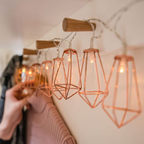 Festive Lights 1.8m Rose Gold Metal Fairy Lights – 10 Warm White LEDs, Geometric Lantern String Lighting – Battery-Powered with 6 Hour Timer – Ideal for Bedrooms, Weddings, Parties & Christmas