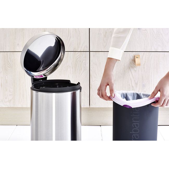  Brabantia PerfectFit Trash Bags (Size G / 6-8 Gallon) Thick  Plastic Trash Can Liners with Tie Tape Drawstring Handles (20 Bags) : Home  & Kitchen