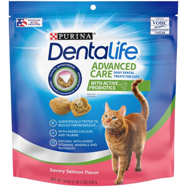 Purina DentaLife Made in USA Facilities Cat Dental Treats, Savory Salmon Flavor - 19 oz. Bag