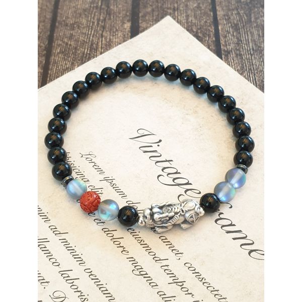 Silver 999, a silver bracelet that gathers wealth, fortune-telling, wish-fulfilling, Yeouiju, love protection, moonlight stone, strength-giving, onyx bracelet