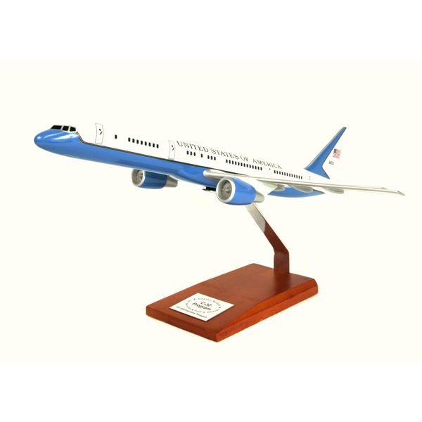 Mastercraft Collection Boeing 757-200 C-32A VIP Model Scale: 1/100