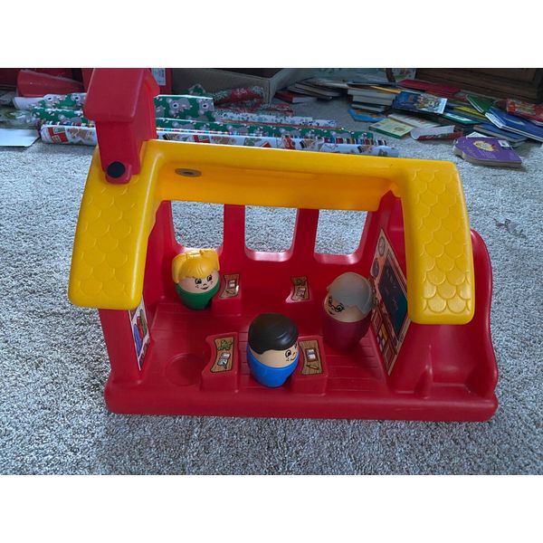 Step 2 Bigger Family Village Large Red School with 3 Chunky People Toy  Play Set