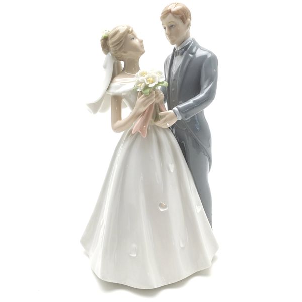 Porcelain Painted Classic Bride and Groom Statue Cake Topper 8.25" Tall