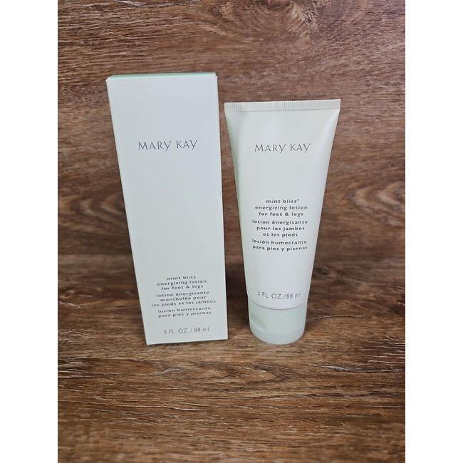 Mary Kay Mint Bliss Energizing Lotion For Feet and Legs 3 FL OZ New in Box