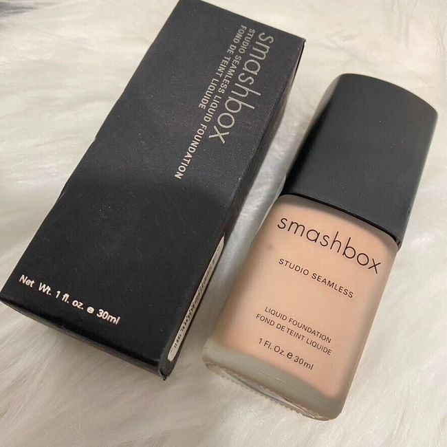 NIB Full size Smashbox Studio Seamless Foundation Petal 1.25~DISCONTINUED~1 oz