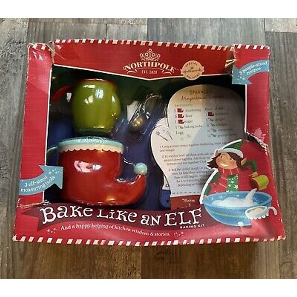 Hallmark Northpole Bake Like An Elf Baking Kit Measuring Cups Recipe Cards (NEW)