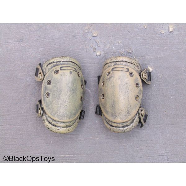 1/6 Scale Toy Weathered Knee Pads