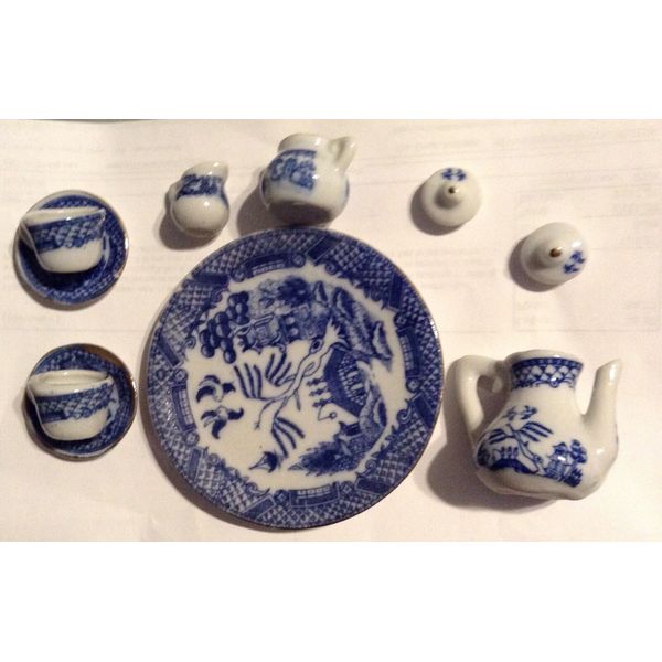 10 PIECE BLUE DECORATIVE PORCELAIN TEA SET NEW TEA POT 1.5" TALL TRAY 3.5'