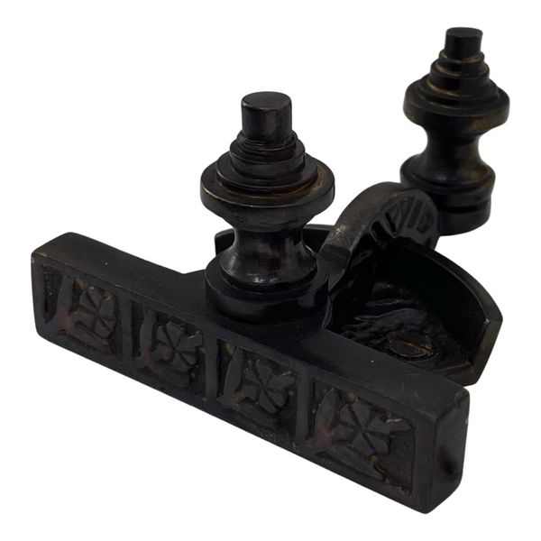 Big Springing Window Sash Lock in Brass - The Genie (Bronze)