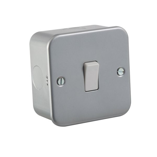 Knightsbridge M2000 Metal Clad 10A 1G 2 Way Light Switch, 230 V, Silver