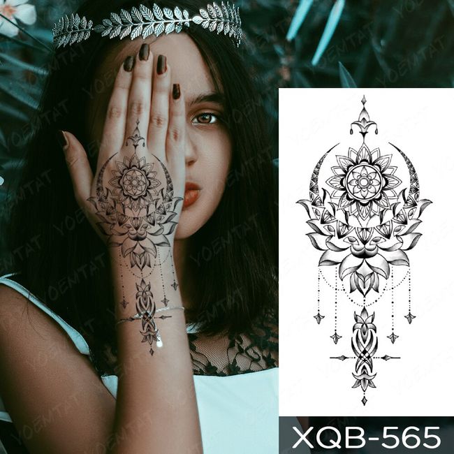 henna flower hand