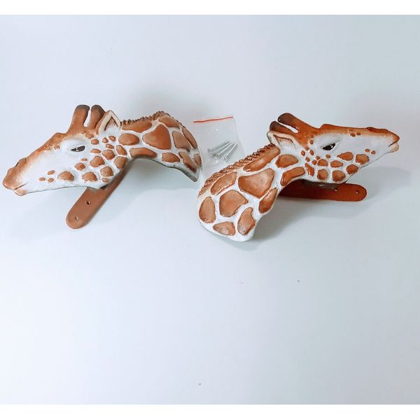 1 set of 2 Curtain Panel Tie back hooks. Handcrafted / hand-paint Giraffe design