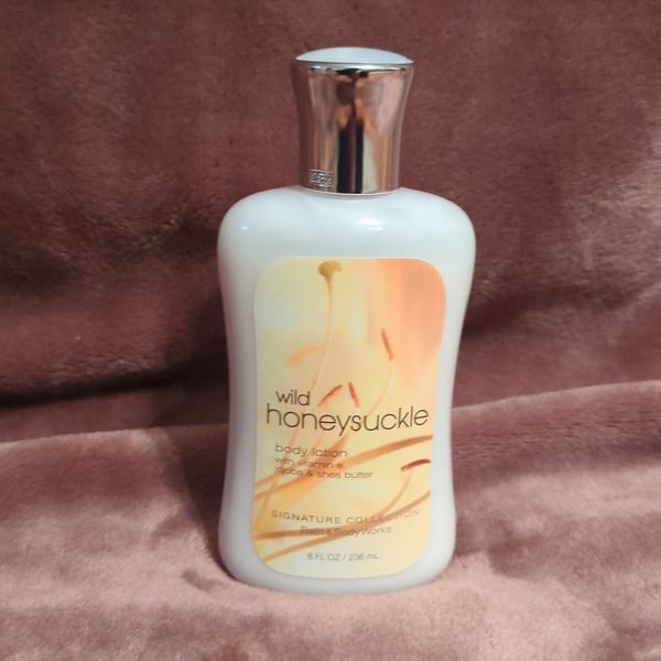 Bath & Body Works Wild Honeysuckle Body Lotion 8 oz.