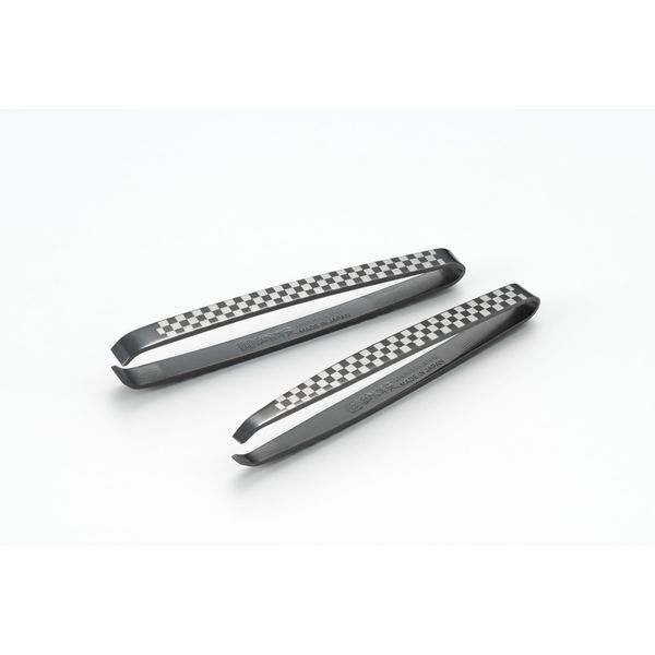Gogi Checkered Pattern Tweezers (Taper Tip) YJ3155