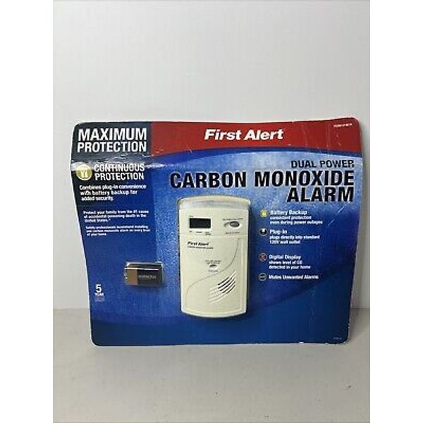 First Alert Dual Power Carbon Monoxide Alarm 614614 Digital Display Plug In New