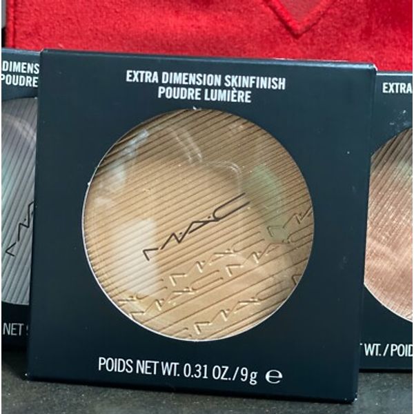 MAC Extra Dimension Skinfinish Highlighter in Whisper Of Gilt 0.31 Oz. NIB