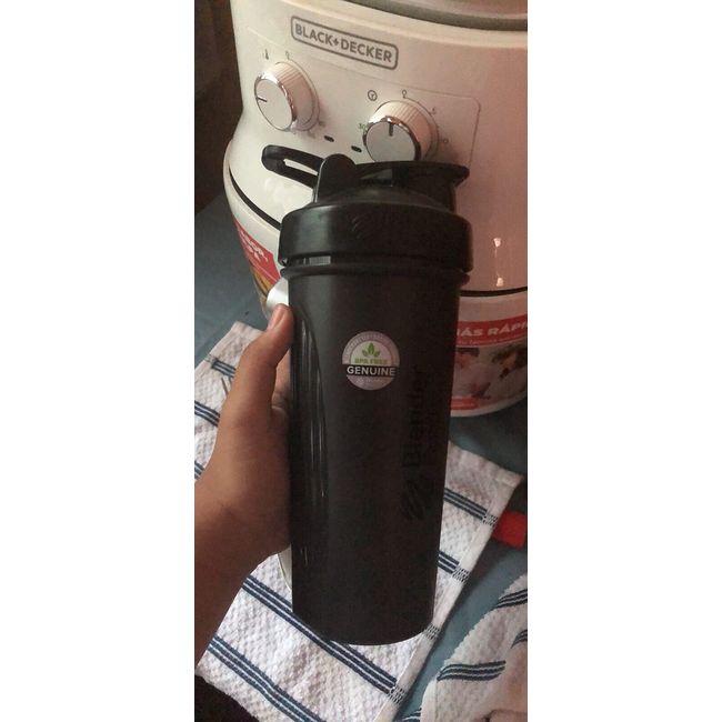 Classic Shaker Bottle Perfect for Protein Shakes and Pre Workout 20 Ounce  Black