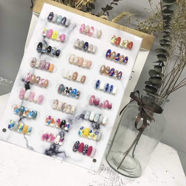 Nail Sample Display Board with Magnets, Large Capacity 24 Sets, Swatch Board, Sample Tip Sticker, Easy to Replace, Easy to Remove, Large (24 Pieces), Marble Pattern