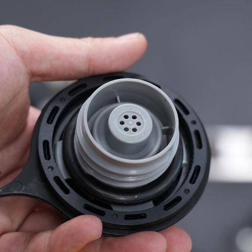 Rldym Gas Cap, Fuel Cap FC920, F4TZ-9030-C for 1983-2008 Ford Bronco Ranger Explorer Windstar Aerostar Excursion F150 F250 HD F350 Super Duty Truck E150 E250 E350 Fuel Tank Caps Replacement FC-920