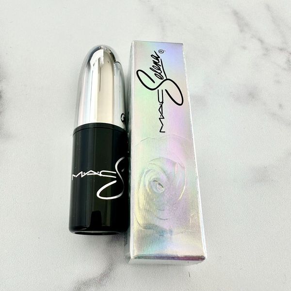 MAC Cosmetics Amplified Creme Lipstick - Selena - La Reina - NEW