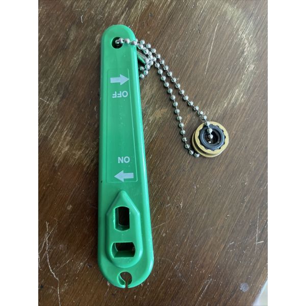 Oxygen tank key