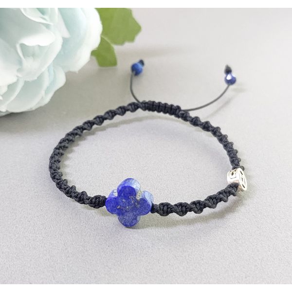 Lucky Amulet&#39; Lucky Lapis Lazuli Four Leaf Clover &amp; Silver Coin Knot Bracelet