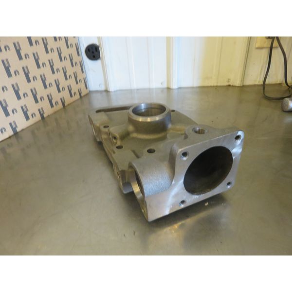 ONE NEW Cummins WATER PUMP HOUSING #3045163 NTA855