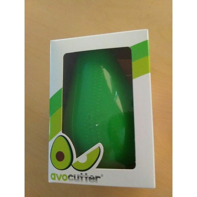 AVOCADO CUTTER AND STORE CONTAINER REMOVE SEED STORE LEFTOVERS NIB