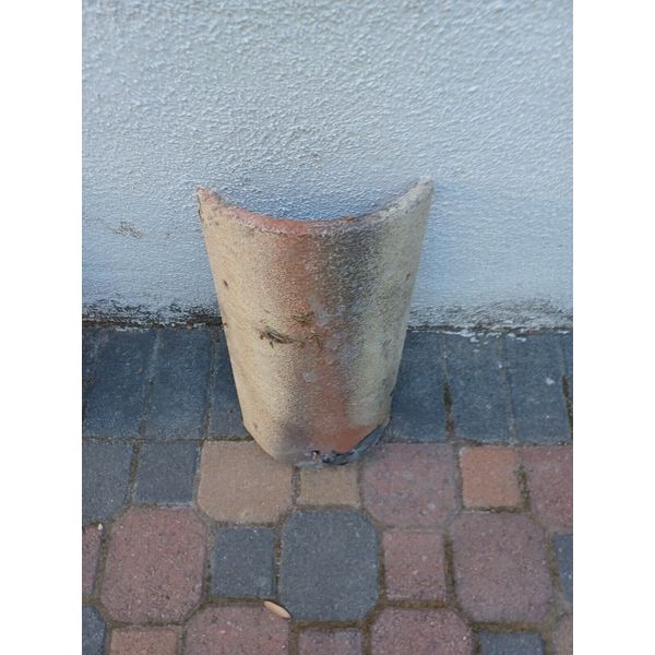 Ridge concrete roof tile of Eagle brand (used)