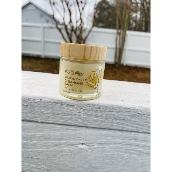 Burt's Bees Vitamin C+ E+ F  Facial Cleansing Balm W Lotus Extract 100 % Natural