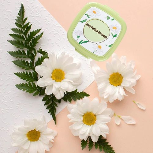 Renyigou Nail Varnish Remover Pads in Box,Travel portable Nail Polish Remover Pads (Chamomile, 40 Count (Pack of 1))